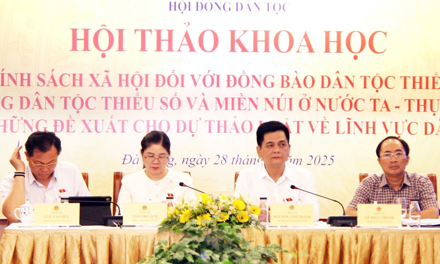 Images-f9736776440a6eaad0657dd686557f2b3d453acbf2fcf3858fbc1f971d1fe2a384a7f0e98f6d1708ff7d5d6c30c8863e-_hddt